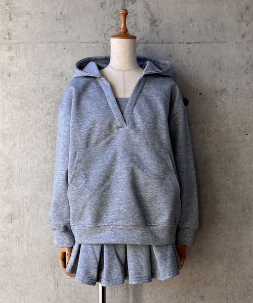 meJane（ミージェーン）の「オーバースウェットフーディー×プリーツミニスカート×タンクトップ ３点セットアップ（セットアップ・レディース・ホワイト/グレー・M/L）」の16枚目の写真