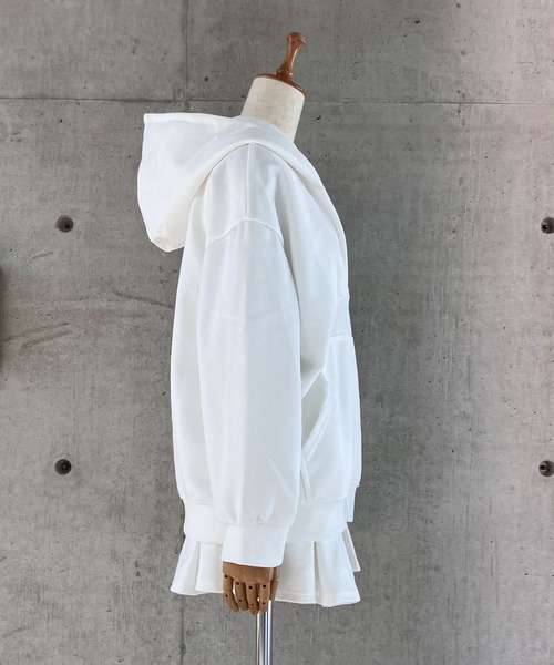 meJane（ミージェーン）の「オーバースウェットフーディー×プリーツミニスカート×タンクトップ ３点セットアップ（セットアップ・レディース・ホワイト/グレー・M/L）」の14枚目の写真