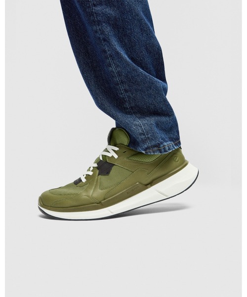 ECCO(エコー)の「ECCO バイオム 2.2 本革 メンズ GORETEX 防水 アスレジャースニーカー(スニーカー・メンズ・グリーン系その他・41/42/43)」の2枚目の写真