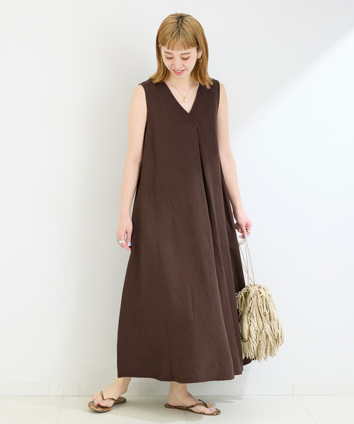 B.C STOCK(ベーセーストック)の「《追加4》手洗い可 / リネンレーヨンスリーブレスワンピース(ワンピース・レディース・レッド/サックスブルー/ブラック/ブラウン/コバルトブルー・MEDIUM/SMALL)」の18枚目の写真