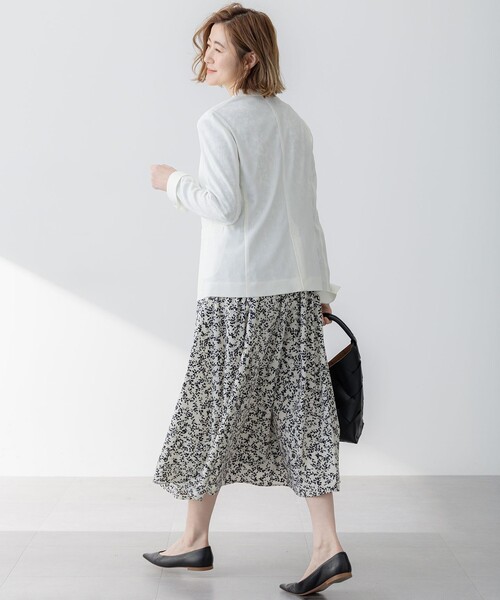 23区(ニジュウサンク)の「【セットアップ対応/防シワ性/洗える】アイアスマットストレッチ ノーカラー ジャケット(ノーカラージャケット・レディース・ネイビー系/ベージュ系/ホワイト系・36/40/42/38)」の5枚目の写真
