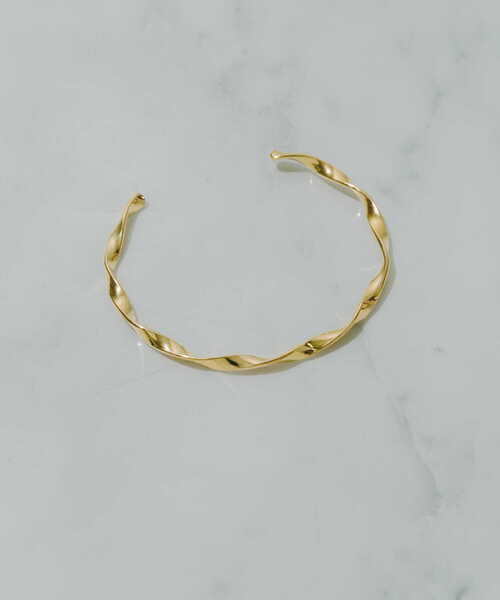SMELLY(スメリー)の「ステンレスツイストバングル(ブレスレット・レディース・ゴールド・-)」の1枚目の写真