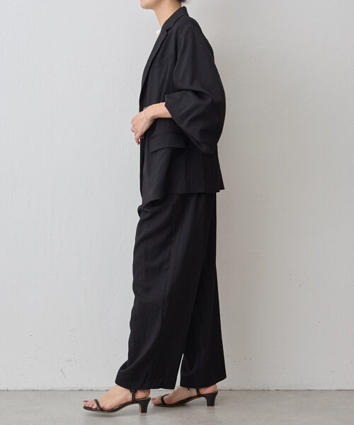 LIVETART（リヴェタート）の「《LIVETART》ツイルタックパンツ（その他パンツ・レディース・ブラック/ベージュ・1/0）」の4枚目の写真