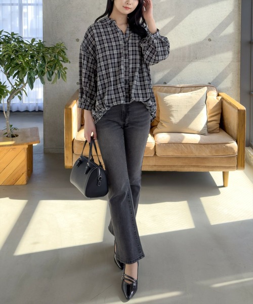 CLEAR BASIC（クリアベーシック）の「バックスピンドル裾タック七分袖ブラウス[オフィスカジュアル 着回し抜群 大人 カジュアル]≪SS新作≫（シャツ/ブラウス・レディース・ミント/ブラック系その他/サックスブルー/ピンク/オフホワイト・F）」の10枚目の写真