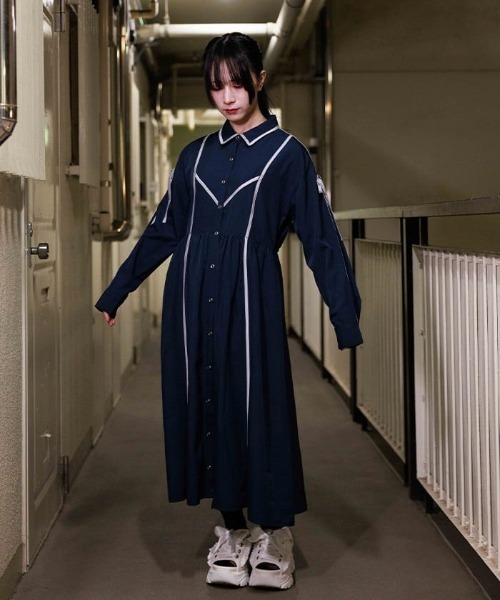 axes femme POETIQUE(アクシーズファムポエティック)の「ラインデザインシャツワンピース(ワンピース・レディース・ネイビー/グレー/ブラック・MEDIUM)」の3枚目の写真