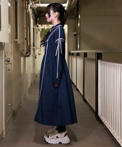 axes femme POETIQUE(アクシーズファムポエティック)の「ラインデザインシャツワンピース(ワンピース・レディース・ネイビー/グレー/ブラック・MEDIUM)」の5枚目の写真