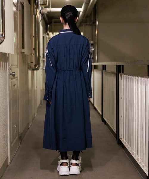 axes femme POETIQUE(アクシーズファムポエティック)の「ラインデザインシャツワンピース(ワンピース・レディース・ネイビー/グレー/ブラック・MEDIUM)」の6枚目の写真
