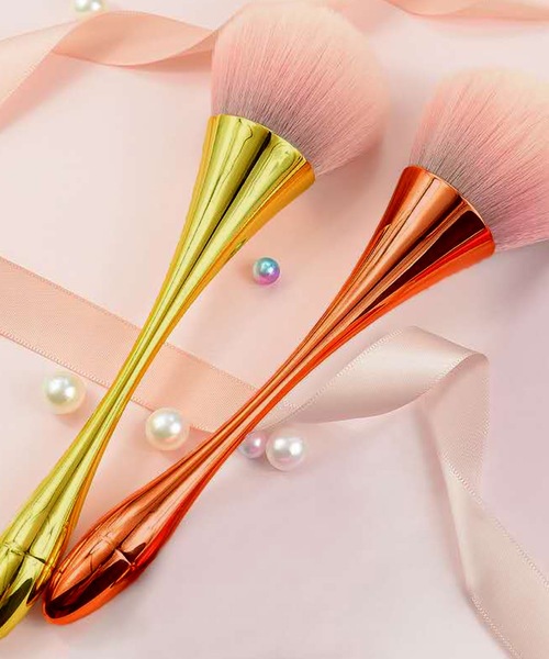 IRADOWL（アイラドール）の「チーク＆フェイスパウダーメイクブラシ（メイクブラシ・レディース・ゴールド/ピンクゴールド・FREE）」の8枚目の写真