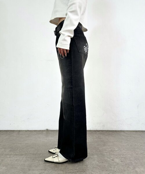 WHO'S WHO gallery（フーズフーギャラリー）の「2サイズ【SLOPPY/スロッピー】ラインストーンフレアデニム（デニムパンツ・レディース・ブラック/サックスブルー・MEDIUM/LARGE）」の13枚目の写真