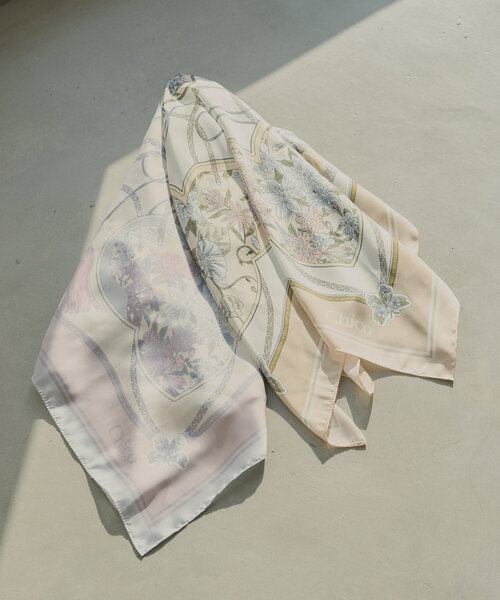 Chico（チコ）の「アソート柄スカーフ（その他ヘアアクセサリー・レディース・ベージュ系その他/ピンク系その他・FREE）」の3枚目の写真