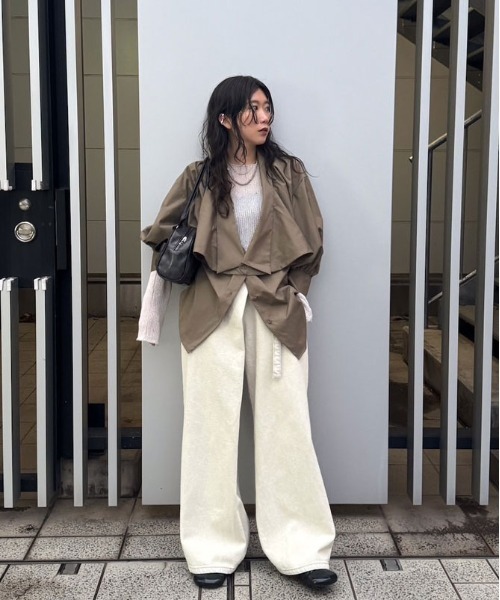 Ameri（アメリ）の「MANY WAY BOW TIE BLOUSE（シャツ/ブラウス・レディース・カーキ/オフホワイト/ブルー・FREE）」の8枚目の写真