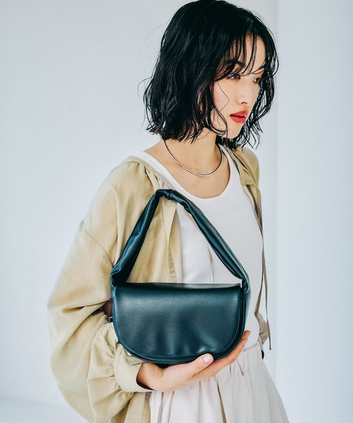 LEPSIM(レプシィム)の「ハーフラウンドハンドバッグ 322103(ハンドバッグ・レディース・ベージュ/ブラック・ONE SIZE)」の6枚目の写真