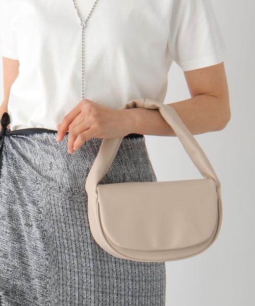 LEPSIM(レプシィム)の「ハーフラウンドハンドバッグ 322103(ハンドバッグ・レディース・ベージュ/ブラック・ONE SIZE)」の11枚目の写真