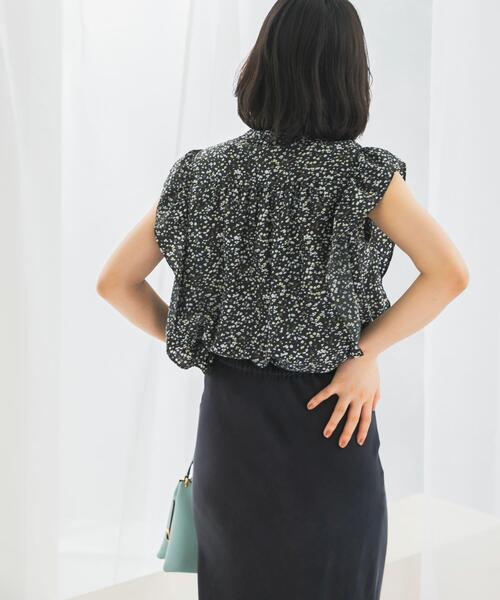 URBAN RESEARCH ROSSO WOMEN(アーバンリサーチ ロッソ)の「フリルブラウス(シャツ/ブラウス・レディース・ブラック系その他/オフホワイト/ライトブルー・FREE)」の15枚目の写真