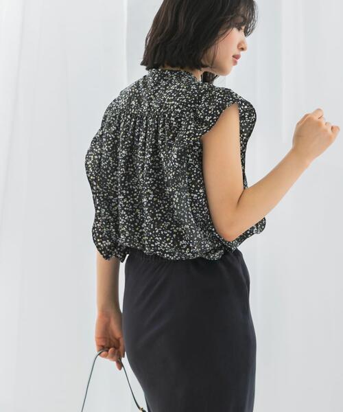 URBAN RESEARCH ROSSO WOMEN(アーバンリサーチ ロッソ)の「フリルブラウス(シャツ/ブラウス・レディース・ブラック系その他/オフホワイト/ライトブルー・FREE)」の16枚目の写真