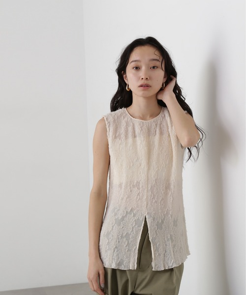 N.(N. Natural Beauty Basic)(エヌエヌナチュラルビューティーベーシック)の「スプリットヘムプリーツブラウス(シャツ/ブラウス・レディース・オフホワイト/ブラック・MEDIUM)」の7枚目の写真
