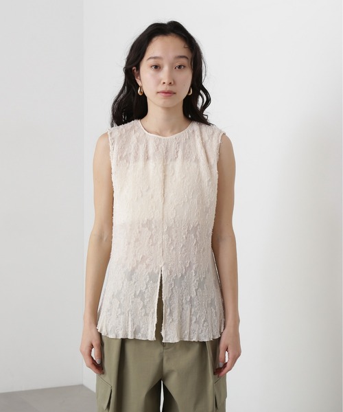 N.(N. Natural Beauty Basic)(エヌエヌナチュラルビューティーベーシック)の「スプリットヘムプリーツブラウス(シャツ/ブラウス・レディース・オフホワイト/ブラック・MEDIUM)」の6枚目の写真