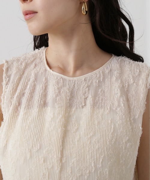 N.(N. Natural Beauty Basic)(エヌエヌナチュラルビューティーベーシック)の「スプリットヘムプリーツブラウス(シャツ/ブラウス・レディース・オフホワイト/ブラック・MEDIUM)」の11枚目の写真