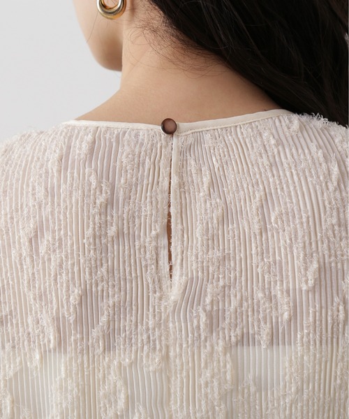 N.(N. Natural Beauty Basic)(エヌエヌナチュラルビューティーベーシック)の「スプリットヘムプリーツブラウス(シャツ/ブラウス・レディース・オフホワイト/ブラック・MEDIUM)」の12枚目の写真
