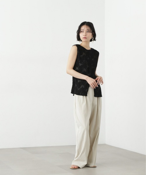 N.(N. Natural Beauty Basic)(エヌエヌナチュラルビューティーベーシック)の「スプリットヘムプリーツブラウス(シャツ/ブラウス・レディース・オフホワイト/ブラック・MEDIUM)」の17枚目の写真