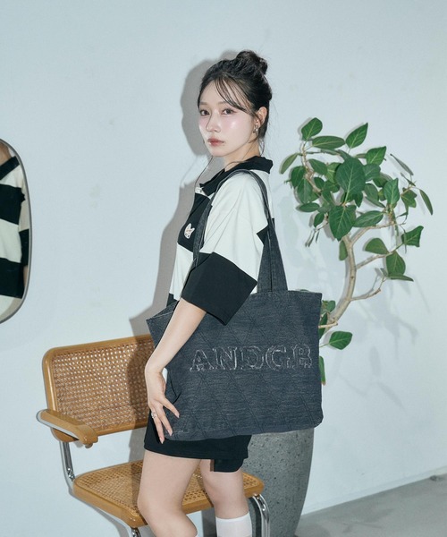 ANDGEEBEE（アンジービー）の「デニムキルティングトートバッグ（トートバッグ・レディース・インディゴブルー/ブラック・FREE）」の11枚目の写真