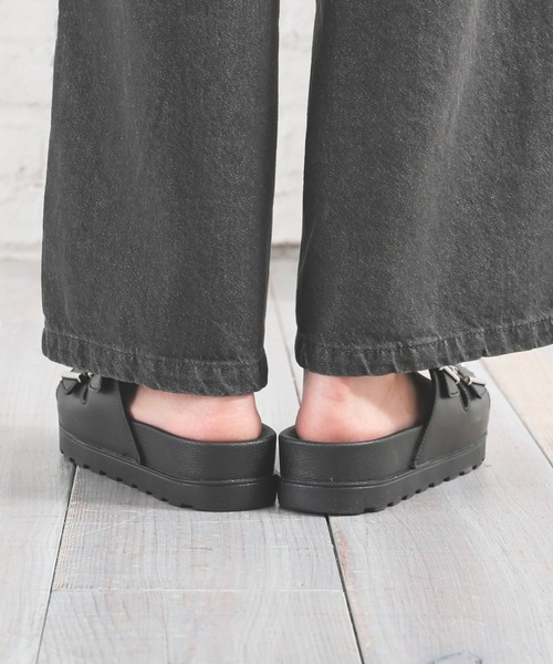 Honeys（ハニーズ）の「ダブルベルトサンダル（サンダル・レディース・ブラック系その他/ブラック/ホワイト・LL/S/M/L）」の10枚目の写真