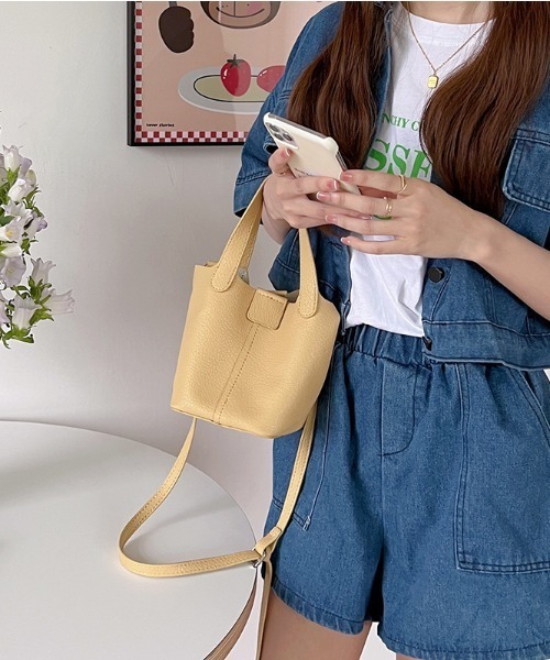 gossip！ロサンゼルス（ゴシップロサンゼルス）の「スナップ式 2wayミニトート（トートバッグ・レディース・オフホワイト/ベージュ/ブラック・FREE）」の3枚目の写真