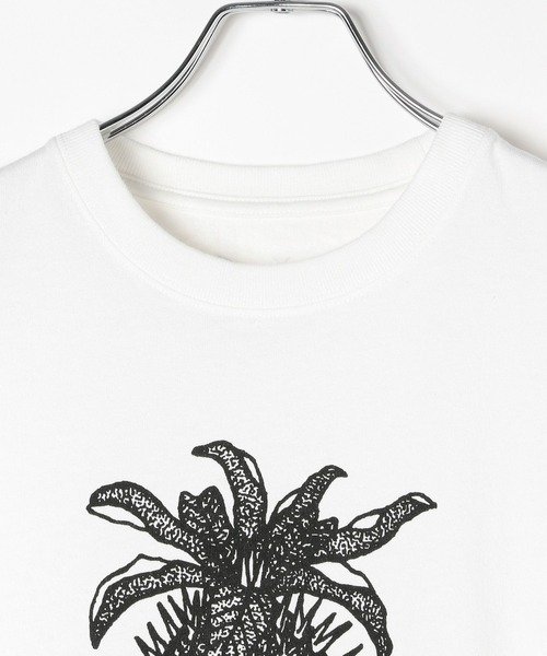 AMERICAN RAG CIE(アメリカンラグシー)の「【AMERICAN RAG CIE×BANANA YAMAMOTO】Pineapple Tシャツ(ユニセックス)(Tシャツ/カットソー・メンズ・ブラック/ホワイト・MEDIUM/LARGE)」の8枚目の写真