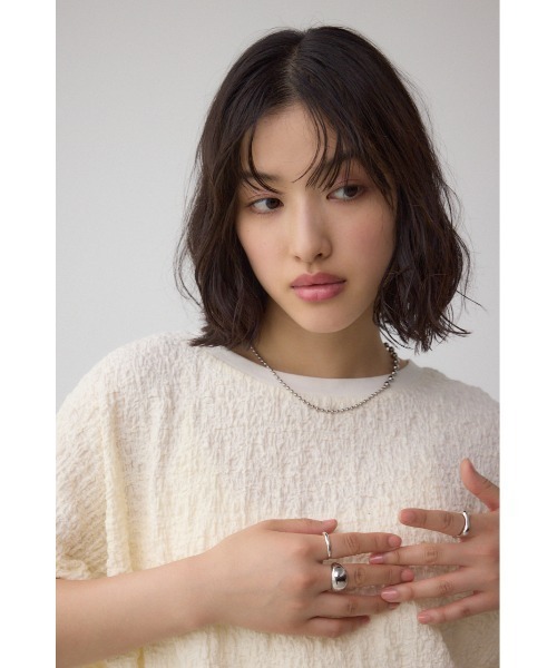 AZUL by moussy(アズールバイマウジー)の「カットジャカードトップス(Tシャツ/カットソー・レディース・アイボリー/ブラック/ライトピンク・FREE)」の4枚目の写真