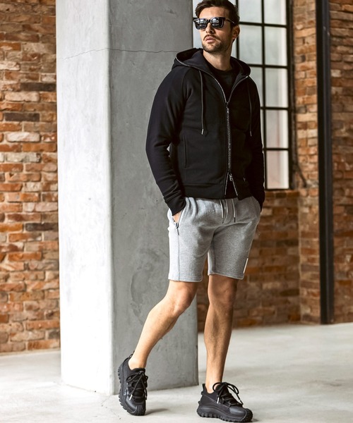 ウノピゥウノウグァーレトレ リラックス（1PIU1UGUALE3 RELAX）/1PIU1UGUALE3 RELAX シルバーロゴプレートスウェットショーツ 1PIU1UGUALE3 RELAX(ウノピゥウノウグァーレトレ リラックス)シルバー