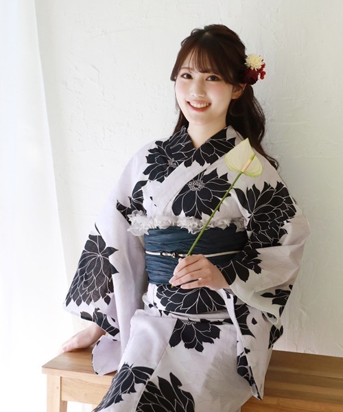 変わり織り浴衣3点セット「白地に黒とグレーの大輪」（浴衣
