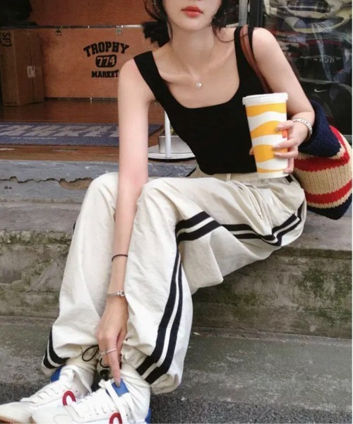 SHEPP（シープ）の「ドローストリングラインナイロンワイドパンツ（その他パンツ・レディース・ブラック/ピンク/ホワイト/ネイビー・S/M）」の7枚目の写真