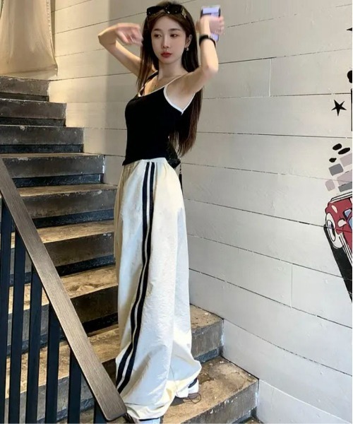 SHEPP（シープ）の「ドローストリングラインナイロンワイドパンツ（その他パンツ・レディース・ブラック/ピンク/ホワイト/ネイビー・S/M）」の6枚目の写真