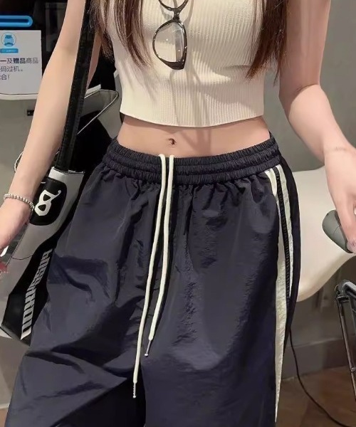 SHEPP（シープ）の「ドローストリングラインナイロンワイドパンツ（その他パンツ・レディース・ブラック/ピンク/ホワイト/ネイビー・S/M）」の9枚目の写真