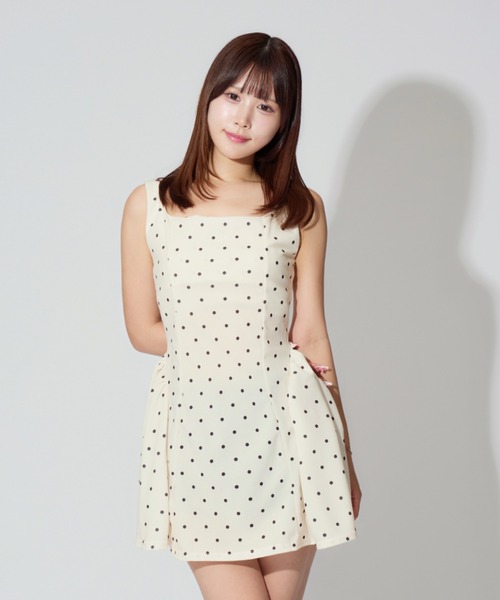 ALLuRing ChaRm(アリュリングチャーム)の「Dot Flare Camisole Dress / ドットフレアキャミソールワンピース(ワンピース・レディース・ホワイト・FREE)」の4枚目の写真