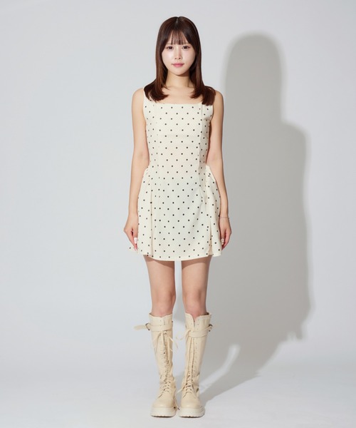 ALLuRing ChaRm(アリュリングチャーム)の「Dot Flare Camisole Dress / ドットフレアキャミソールワンピース(ワンピース・レディース・ホワイト・FREE)」の6枚目の写真