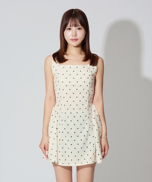 ALLuRing ChaRm(アリュリングチャーム)の「Dot Flare Camisole Dress / ドットフレアキャミソールワンピース(ワンピース・レディース・ホワイト・FREE)」の2枚目の写真