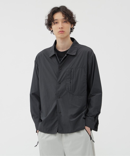 MARGARET HOWELL(マーガレットハウエル)の「RECYCLE NYLON LIGHT POPLIN Ⅰ(Tシャツ/カットソー・メンズ・オリーブ/チャコール・LARGE/X-LARGE/MEDIUM)」の2枚目の写真
