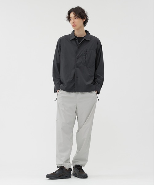 MARGARET HOWELL(マーガレットハウエル)の「RECYCLE NYLON LIGHT POPLIN Ⅰ(Tシャツ/カットソー・メンズ・オリーブ/チャコール・LARGE/X-LARGE/MEDIUM)」の3枚目の写真