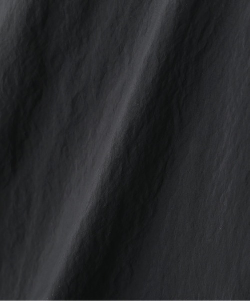 MARGARET HOWELL(マーガレットハウエル)の「RECYCLE NYLON LIGHT POPLIN Ⅰ(Tシャツ/カットソー・メンズ・オリーブ/チャコール・LARGE/X-LARGE/MEDIUM)」の9枚目の写真