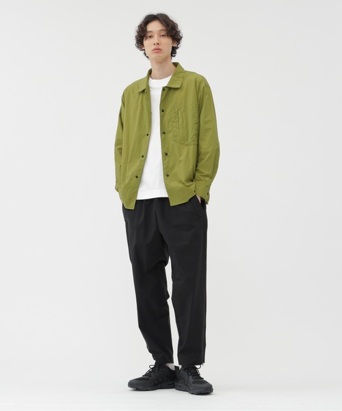 MARGARET HOWELL(マーガレットハウエル)の「RECYCLE NYLON LIGHT POPLIN Ⅰ(Tシャツ/カットソー・メンズ・オリーブ/チャコール・LARGE/X-LARGE/MEDIUM)」の10枚目の写真