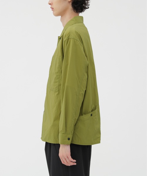 MARGARET HOWELL(マーガレットハウエル)の「RECYCLE NYLON LIGHT POPLIN Ⅰ(Tシャツ/カットソー・メンズ・オリーブ/チャコール・LARGE/X-LARGE/MEDIUM)」の11枚目の写真