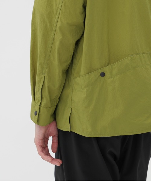 MARGARET HOWELL(マーガレットハウエル)の「RECYCLE NYLON LIGHT POPLIN Ⅰ(Tシャツ/カットソー・メンズ・オリーブ/チャコール・LARGE/X-LARGE/MEDIUM)」の12枚目の写真