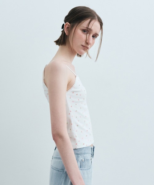 MARITHE + FRANCOIS GIRBAUD(マリテフランソワジルボー)の「W FLOWER CROP SLEEVELESS TEE(Tシャツ/カットソー・レディース・White/グレー系・SMALL/MEDIUM)」の15枚目の写真