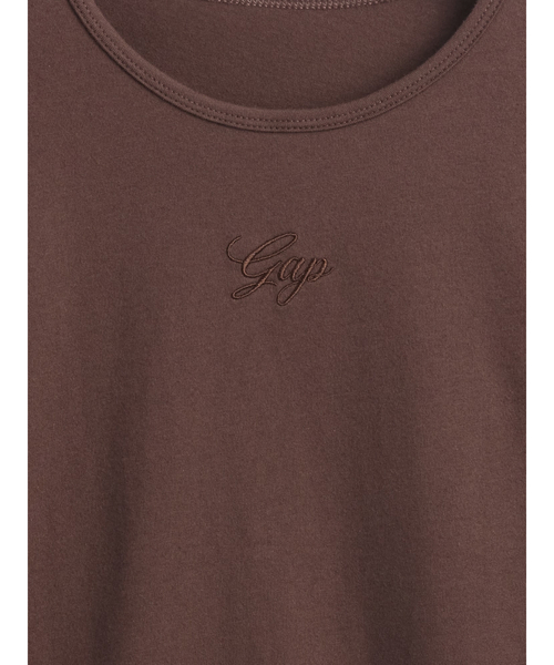 GAP(ギャップ)の「コットンジャージー クロップド GAPロゴTシャツ(Tシャツ/カットソー・レディース・ブラウン/グリーン/ワイン/ブラック・XS/L/M/S/XL/XXS)」の9枚目の写真