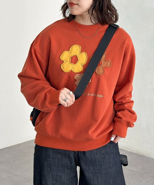 CPCM（シーピーシーエム）の「フラワーパッチワークスウェット（スウェット・レディース・グリーン/オレンジ/アイボリー・MEDIUM/LARGE）」の3枚目の写真