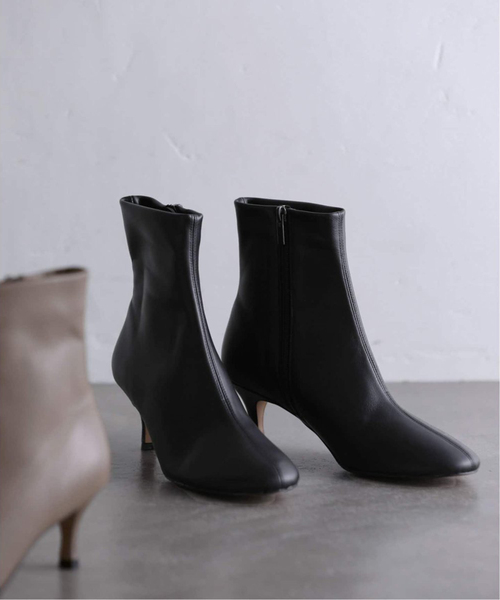La TOTALITE（ラトータリテ）の「ANNISE./アニス シープスキン ショートブーツ（ブーツ・レディース・ブラック/チャコールグレー・38/37/36）」の2枚目の写真