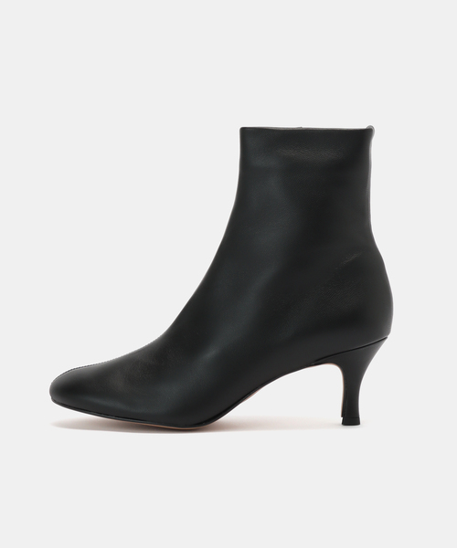 La TOTALITE（ラトータリテ）の「ANNISE./アニス シープスキン ショートブーツ（ブーツ・レディース・ブラック/チャコールグレー・38/37/36）」の21枚目の写真