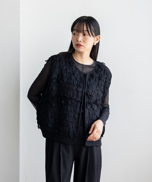 VitaFelice（ヴィータフェリーチェ）の「ループヤーンニットベスト（ベスト・レディース・グレー/アイボリー/ブラック・FREE）」の2枚目の写真