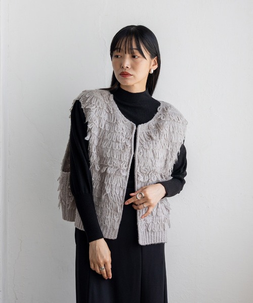 VitaFelice（ヴィータフェリーチェ）の「ループヤーンニットベスト（ベスト・レディース・グレー/アイボリー/ブラック・FREE）」の5枚目の写真
